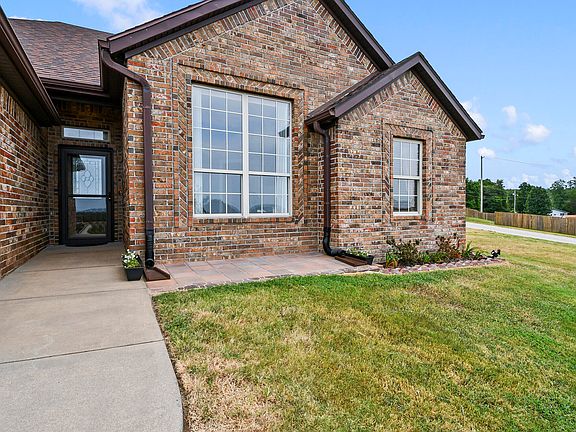 2nd image of 148 Hackberry Lane