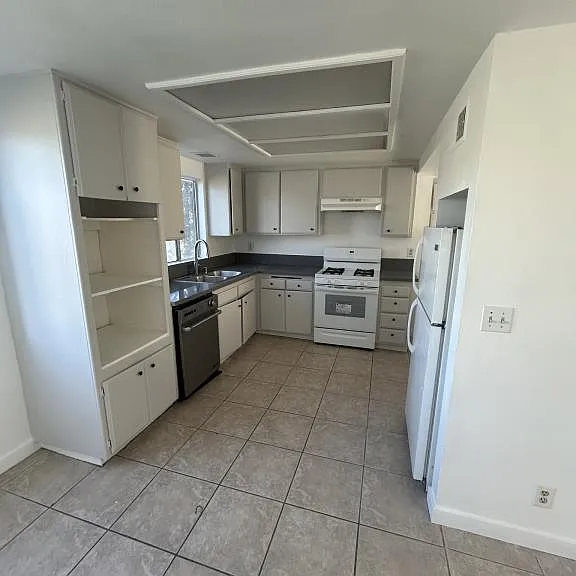 120 E Avenue Q7 — Photo 4