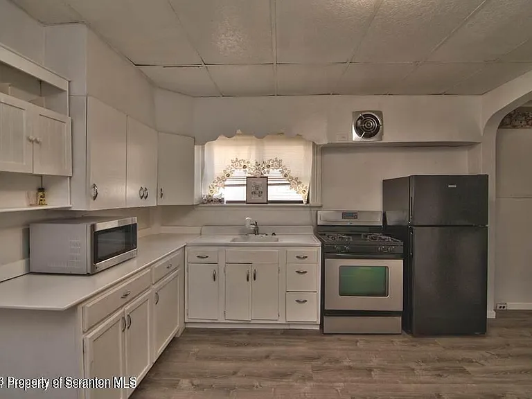 1418 Capouse Ave — Photo 17