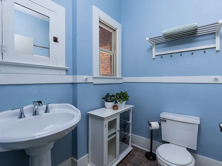 1309 W Monroe St — Photo 16