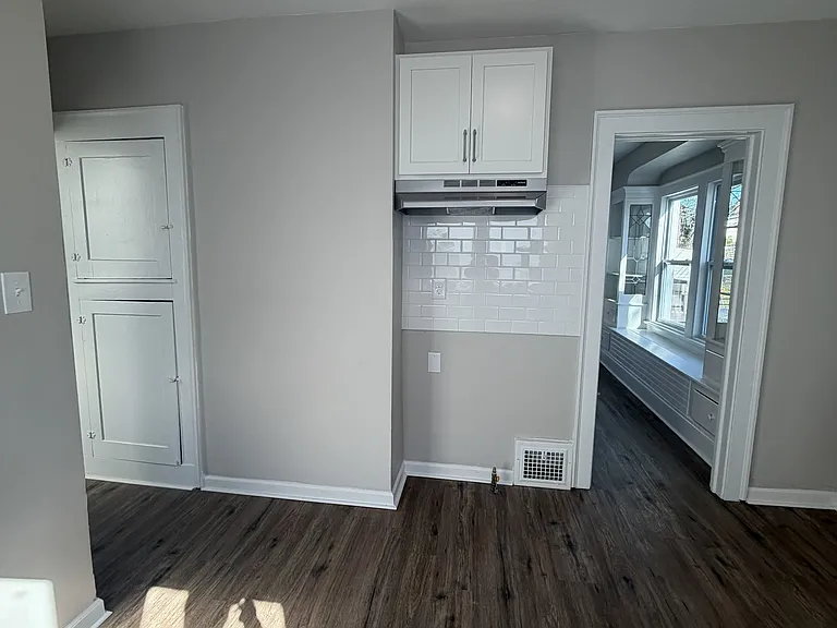 10610 Langton Ave — Photo 7