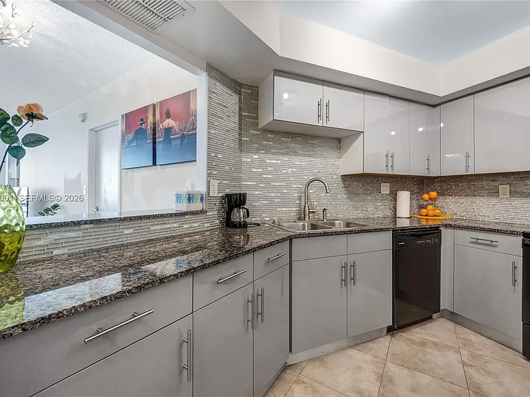 3725 S Ocean Dr #1015 — Photo 12