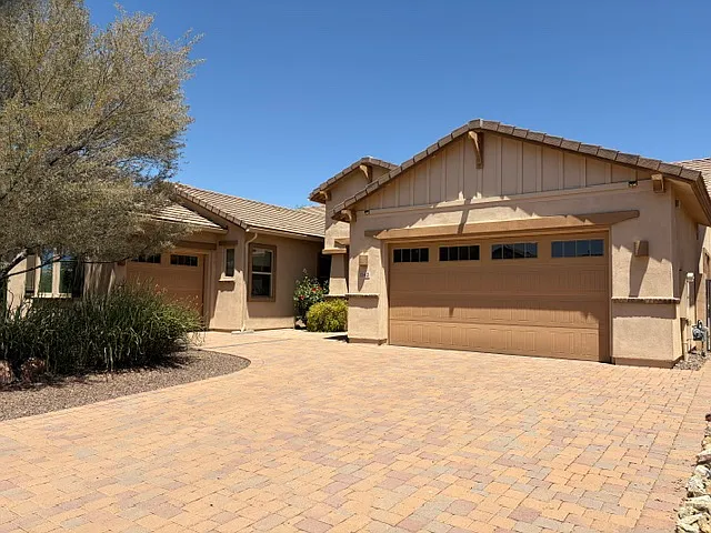 1142 E Bajor St — Photo 2