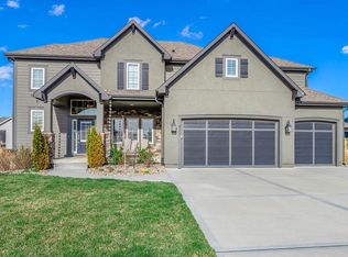 211 SW Roosevelt Rdg, Lees Summit, MO 64081