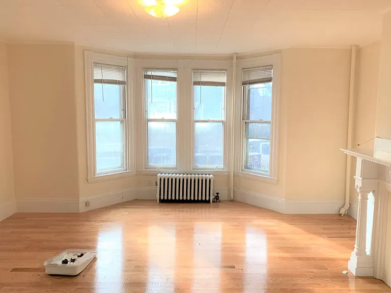 381 Harvard St #3 — Photo 2