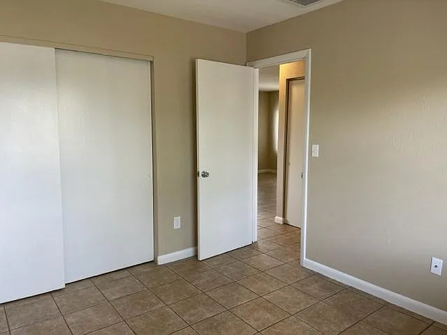 Louise Dr — Photo 13