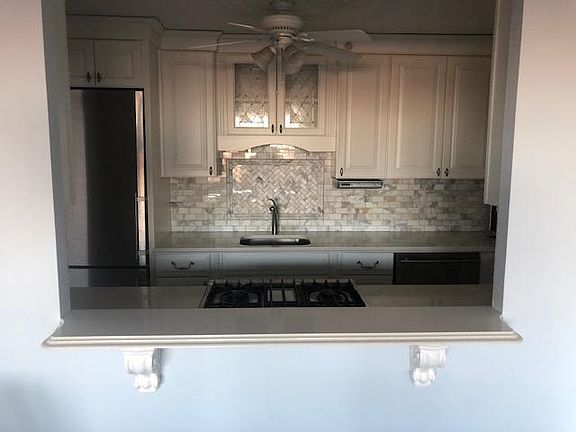 Breakfast bar