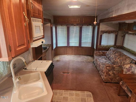 4th image of 108 Lightfoot Dr #C1021