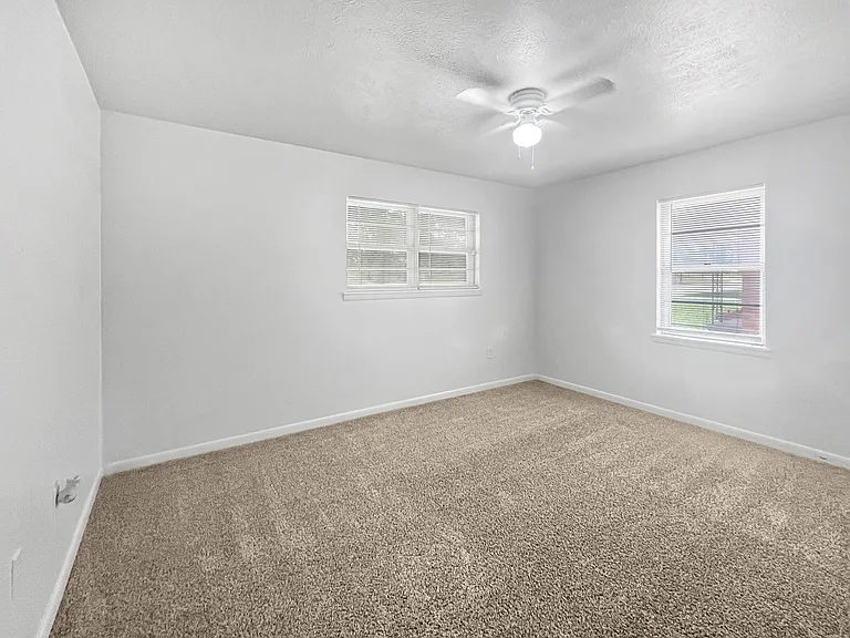4533 SW Beta Ave — Photo 11