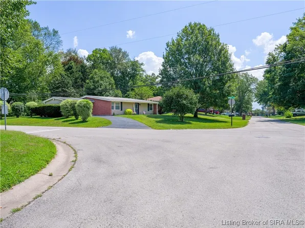 15 Fay Avenue, Jeffersonville, IN 47130