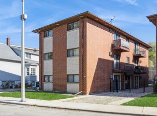 230 Circle Ave APT 1W, Forest Park, IL 60130