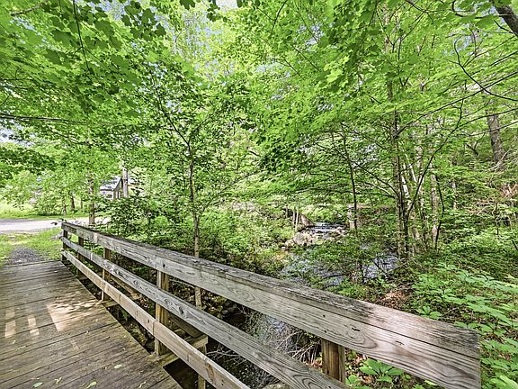 3rd image of 20 Mill Stream Road