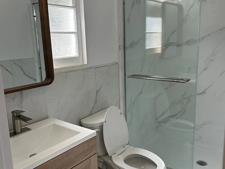 1473 Adelaide St N #2 — Photo 12