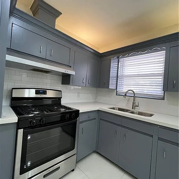 415 S 17th St — Photo 31