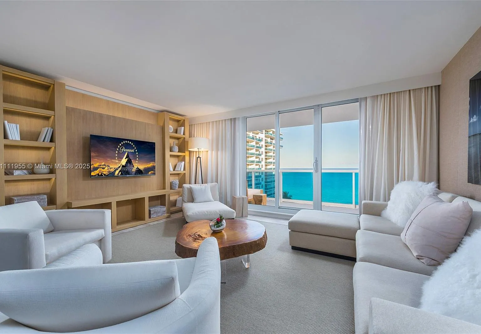 2399 Collins Avenue — Photo 1