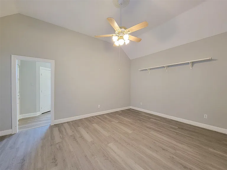 11614 Taos Ln — Photo 33