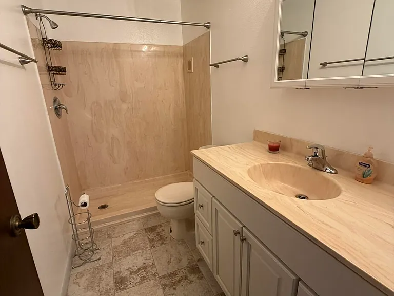 2201 SW 28th St #50 — Photo 16