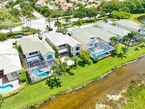 3rd image of 1207 General Pointe Trce
