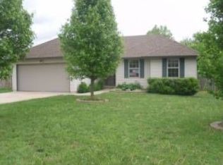 308 N Arrowhead Rd, Willard, MO 65781