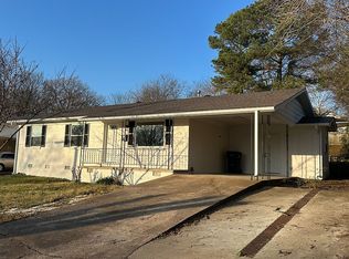 1885 Arch St, Batesville, AR 72501