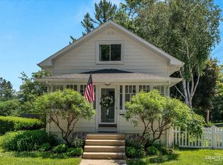 701 Edison St, Geneva, IL 60134
