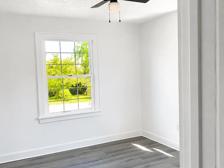 710 S 17th Ave — Photo 9