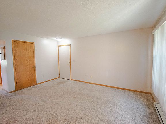 3rd image of 2315 30th Ave NW