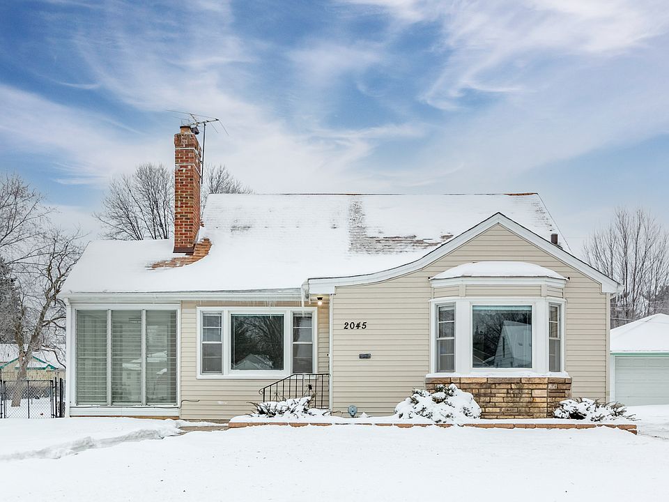 1st image of 2045 La Crosse Ave