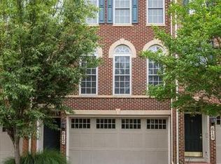 612 Seaton Square Dr, Silver Spring, MD 20901