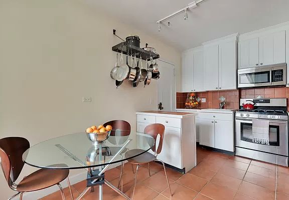3rd image of 175 W 73rd St APT 11C