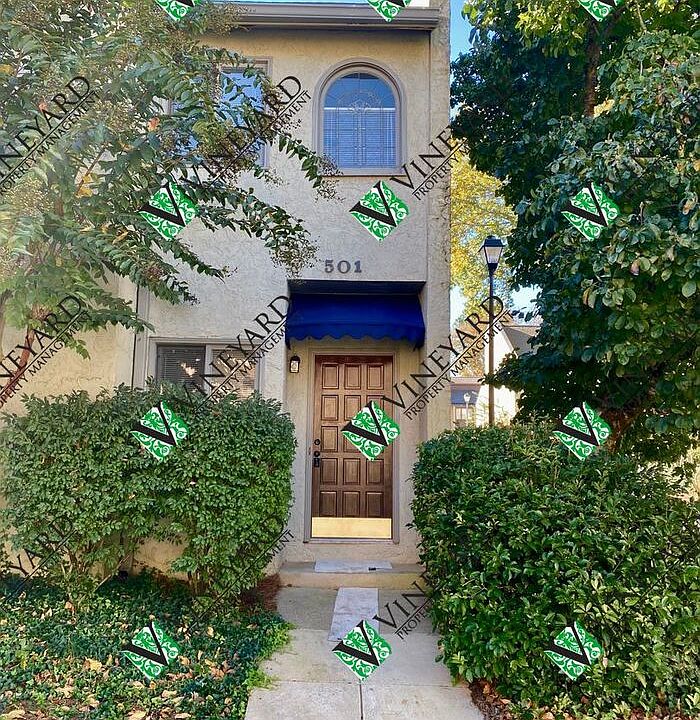 1st image of 501 Roswell Landings Dr