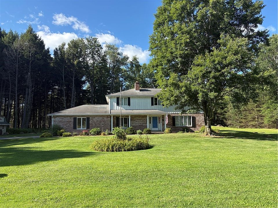 1st image of 26 Country Club Rd