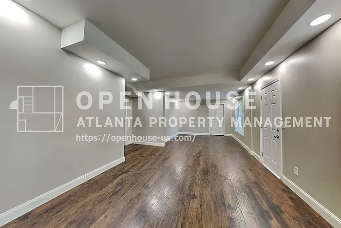 4 bed, 2.5 bath, 2500 sqft, $2,795 — Photo 4