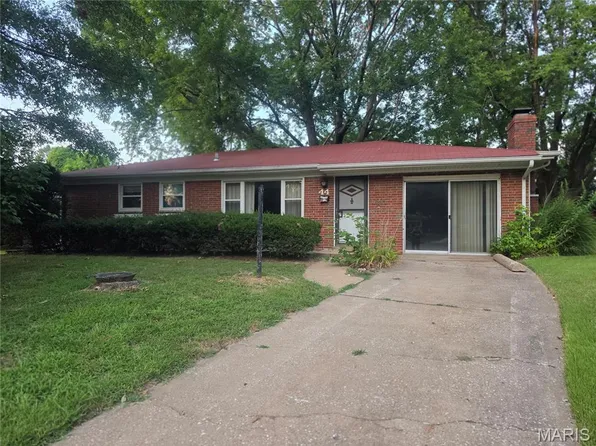 44 Gatewood Ct, Belleville, IL 62226