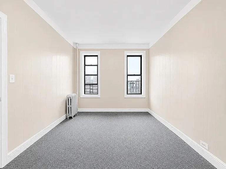 880 Bryant Ave #C2C — Photo 1