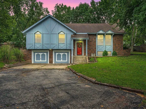 3920 SW Aylesbury Ct, Topeka, KS 66610