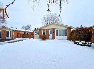 14 Finchley Cres, Brampton, ON L6T 3P6