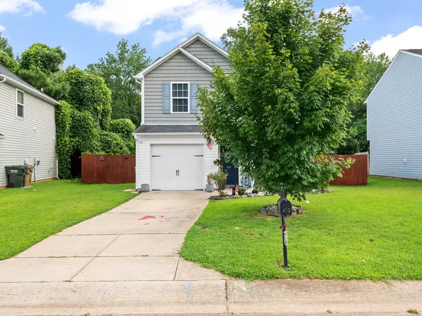 453 Randolph Dr, Clayton, NC 27520