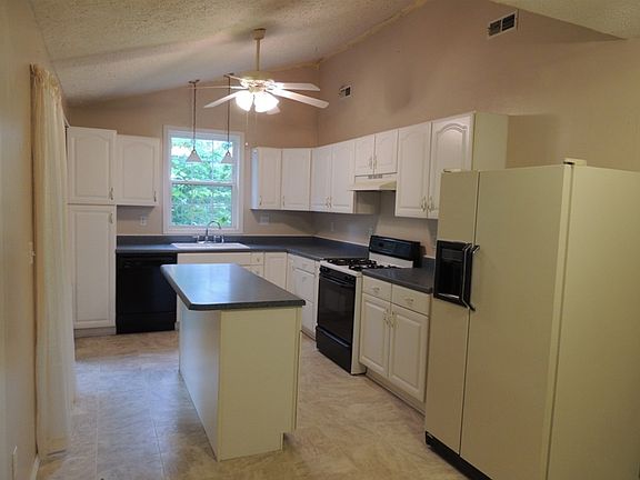 3rd image of 307 Lura Dr