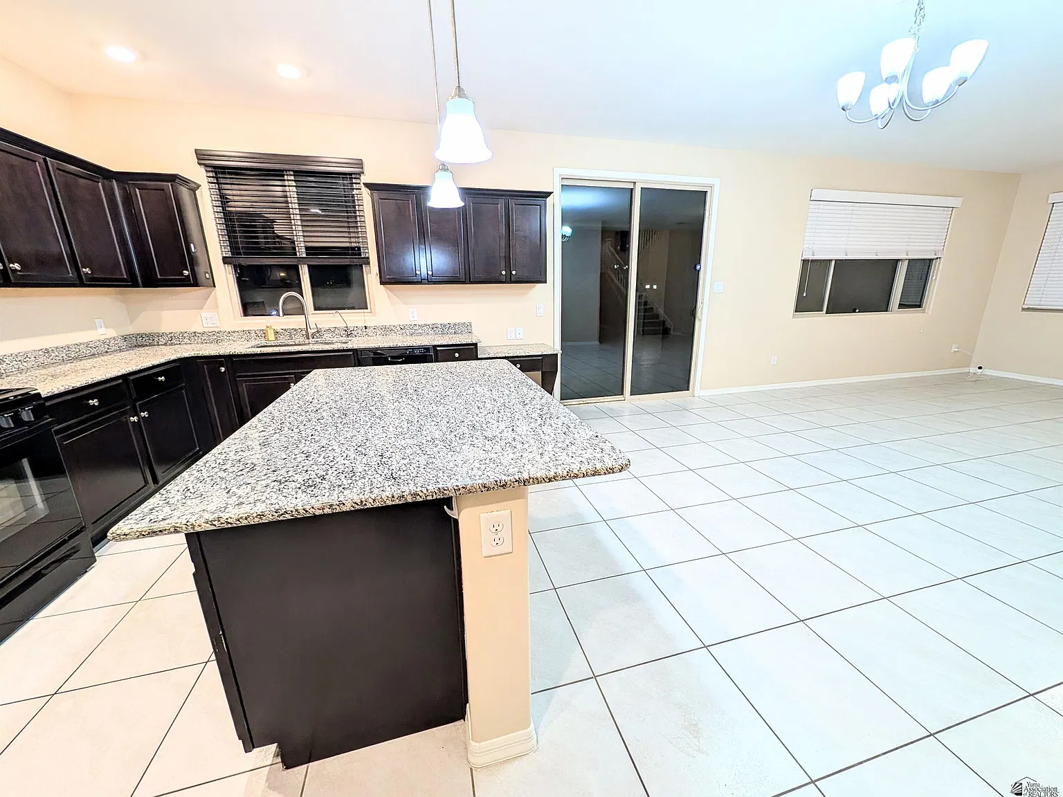 4 bed, 3.0 bath, 2311 sqft, $2,000 — Photo 4