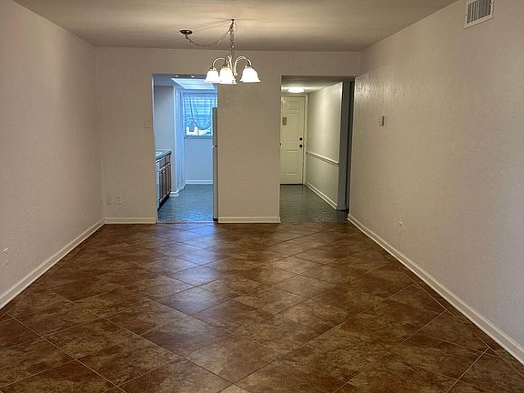 5th image of 118 S Halifax Ave APT 210