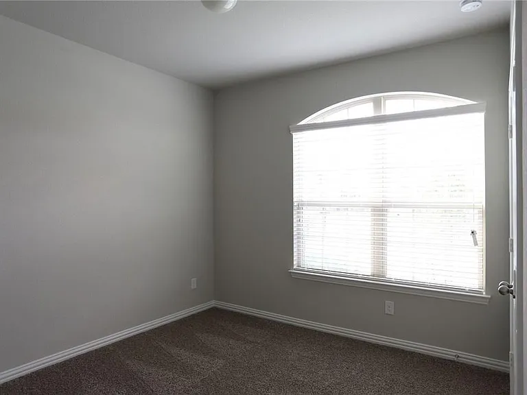 15928 Holly Crk — Photo 16