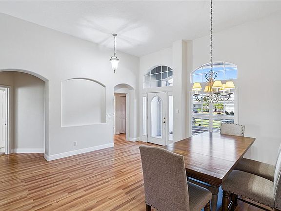 3rd image of 3823 Beacon Ridge Way