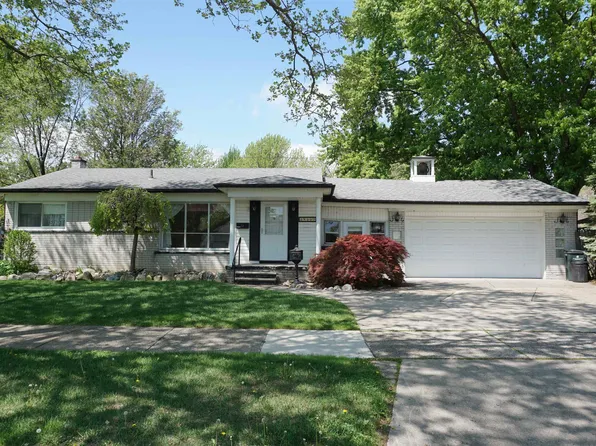 29807 Champine St, Saint Clair Shores, MI 48082