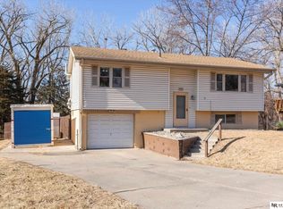 1112 Bryan Ave, Bellevue, NE 68005