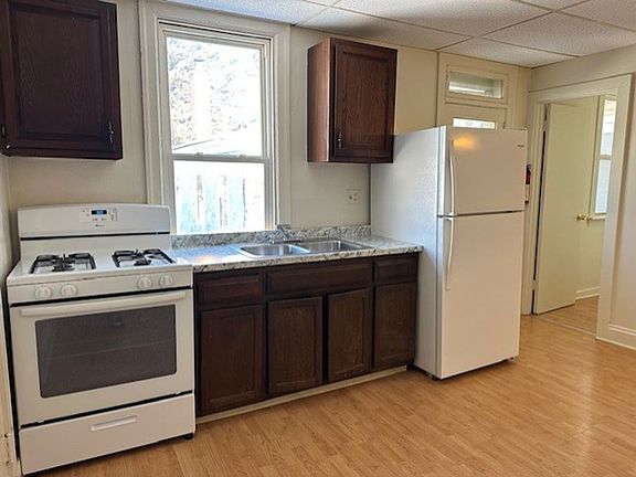 3rd image of 209 9th St APT 2