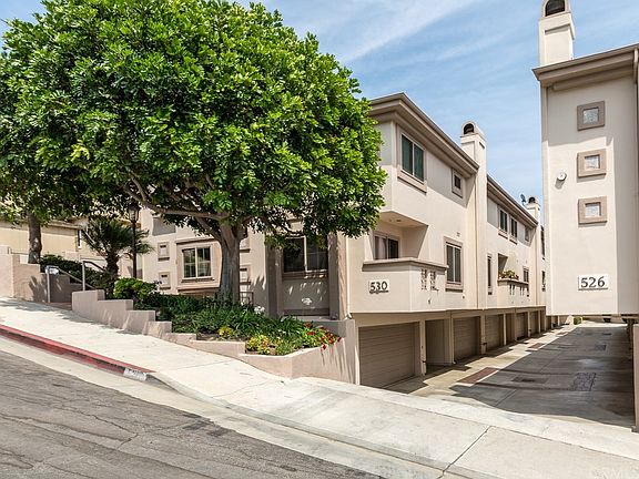 2nd image of 530 Sierra Pl Unit 4