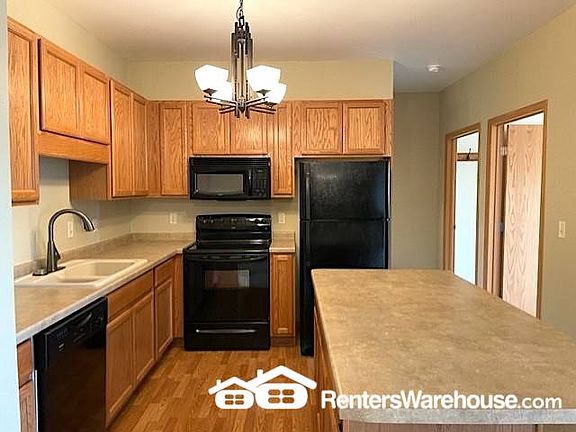 3rd image of 1331 Lake Dr W APT A215