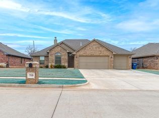 709 N Fox Way, Mustang, OK 73064