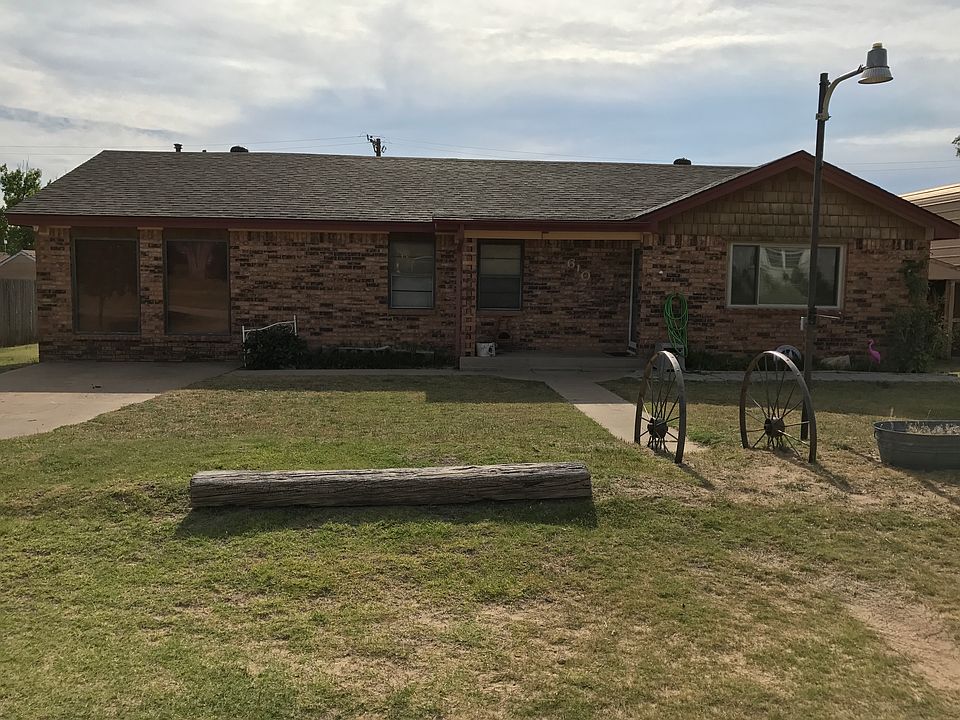 1st image of 610 Oak Ave
